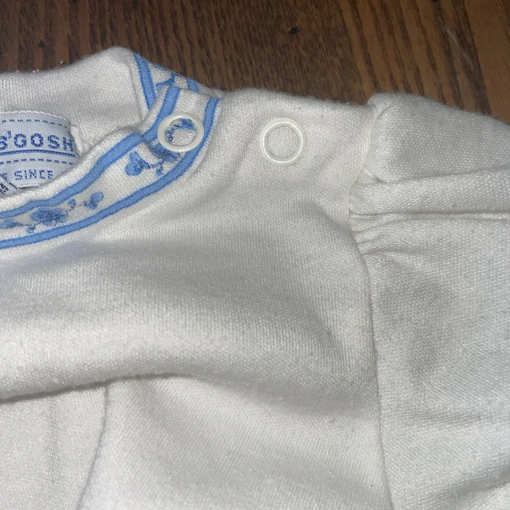 Vintage OshKosh B'Gosh Girls Shirt 6-9 Months Blue Floral trim at neck‎ and arms